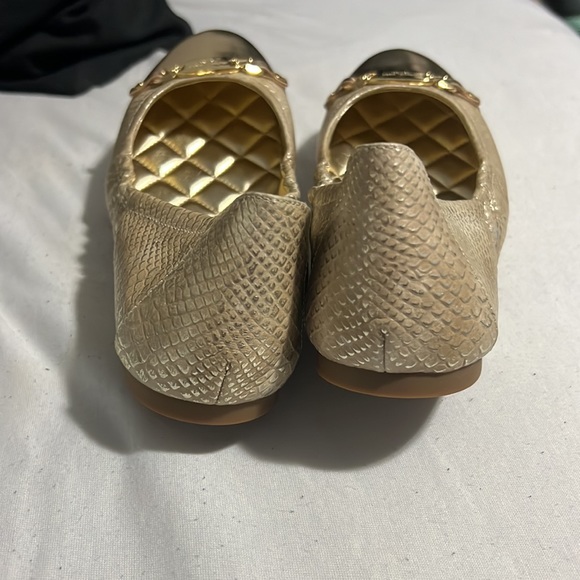 Michael Korda Gold Flats - Picture 8 of 13
